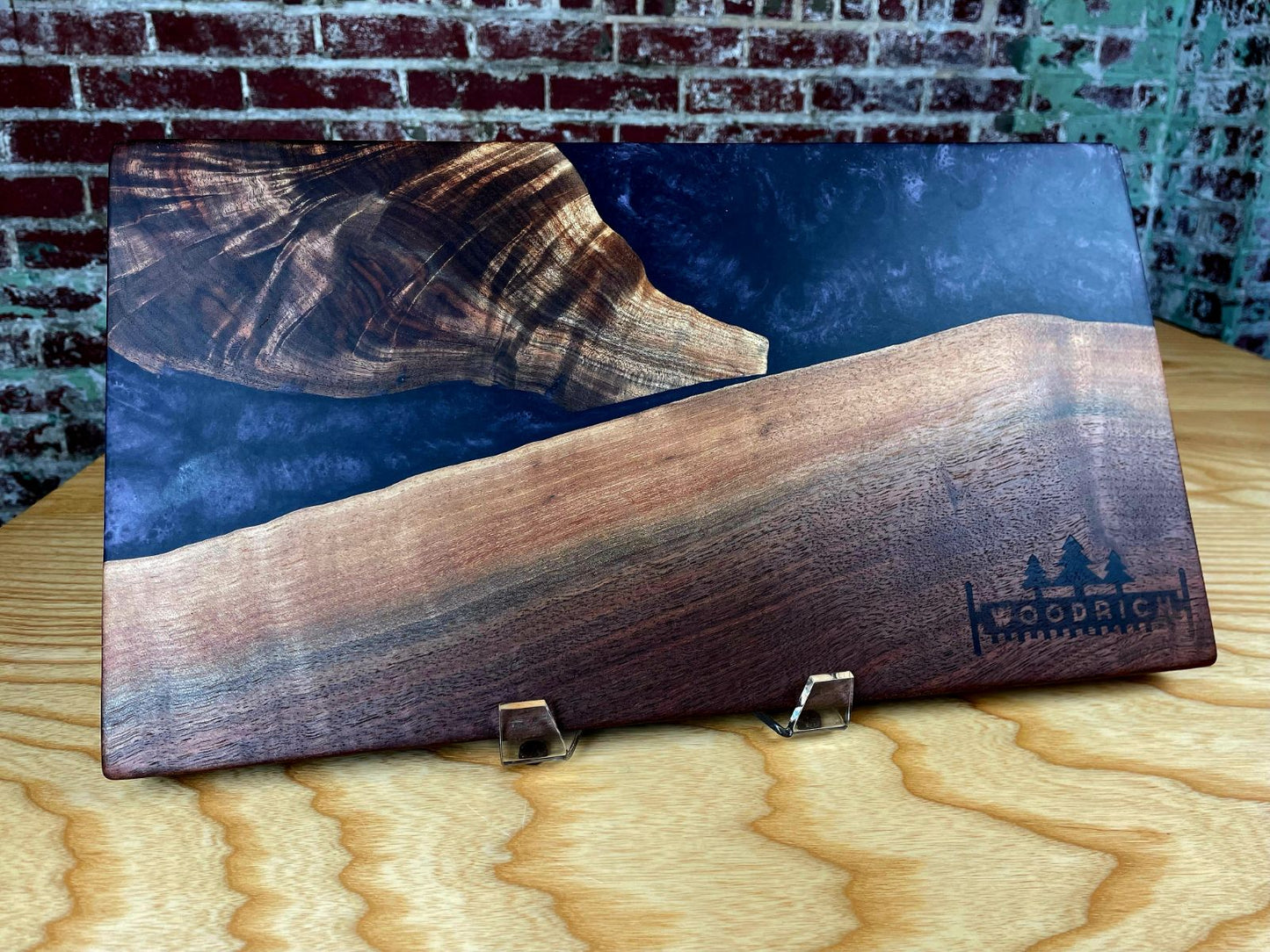 High-Quality Color Charcuterie Boards with Epoxy